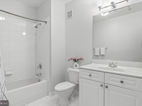 801 S Greenbrier Street 103, Arlington VA 22204