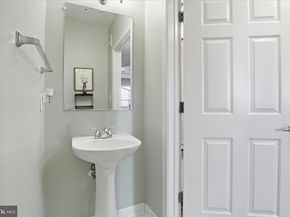 801 S Greenbrier Street 103, Arlington VA 22204