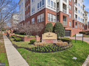 801 S Greenbrier Street 103, Arlington VA 22204