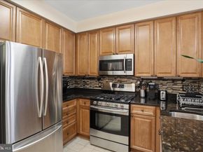 801 S Greenbrier Street 103, Arlington VA 22204