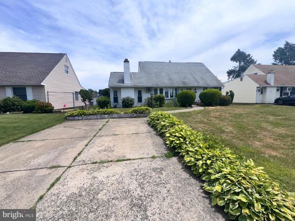 62 Plumtree Road, Levittown PA 19056