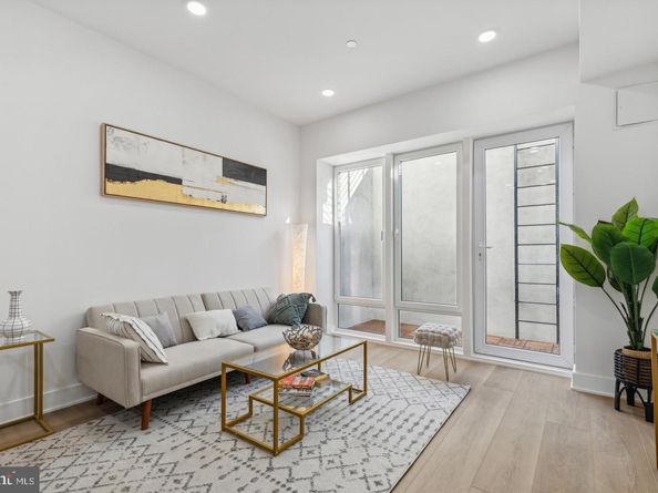 705 Quincy Street NE 2E, Washington DC 20017