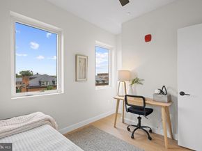733 8TH Street SE 303, Washington DC 20003