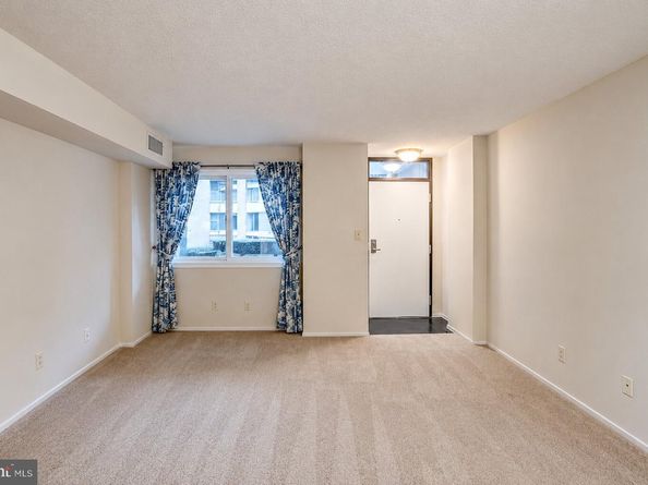 1951 Sagewood Lane 231, Reston VA 20191