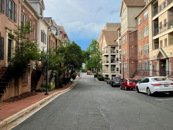 1321 N Adams Court 201, Arlington VA 22201