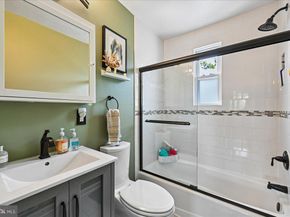 533 E Luray Avenue, Alexandria VA 22301