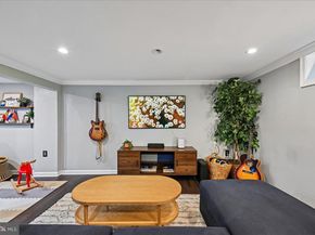 533 E Luray Avenue, Alexandria VA 22301
