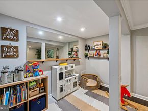 533 E Luray Avenue, Alexandria VA 22301