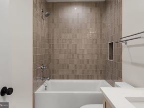 954 N 6TH Street, Philadelphia PA 19123