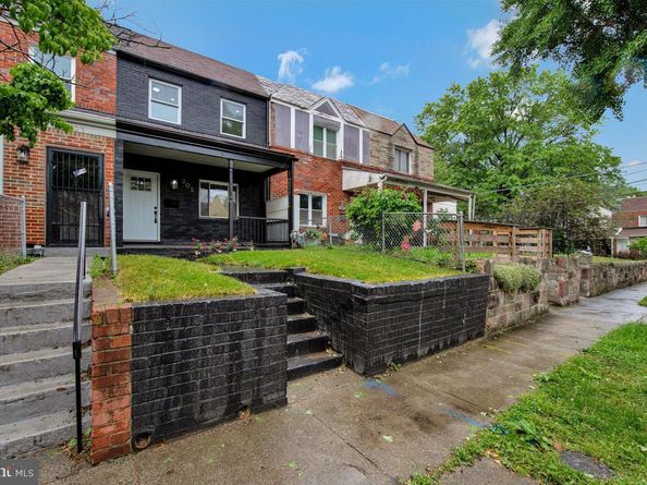 305 34TH Place NE, Washington DC 20019