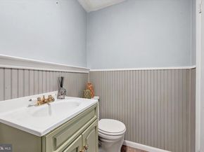 514 Edgewood Avenue, Folsom PA 19033