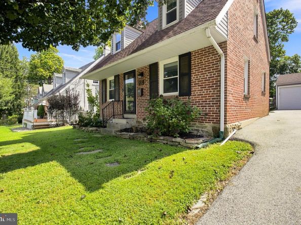 207 Sandy Bank Road, Media PA 19063