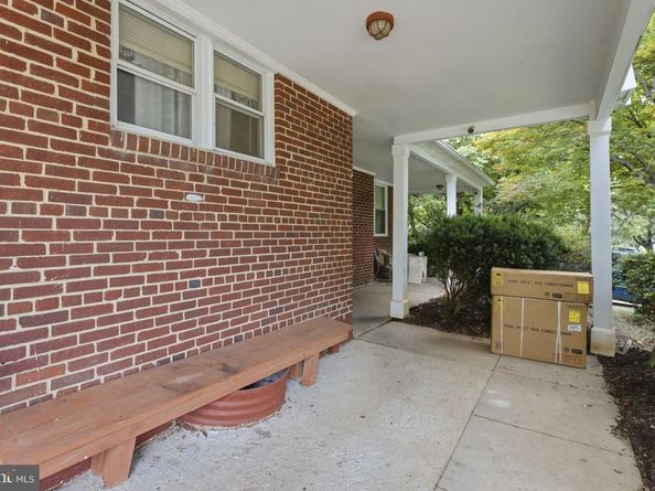 6105 Munson Hill Road, Falls Church VA 22044