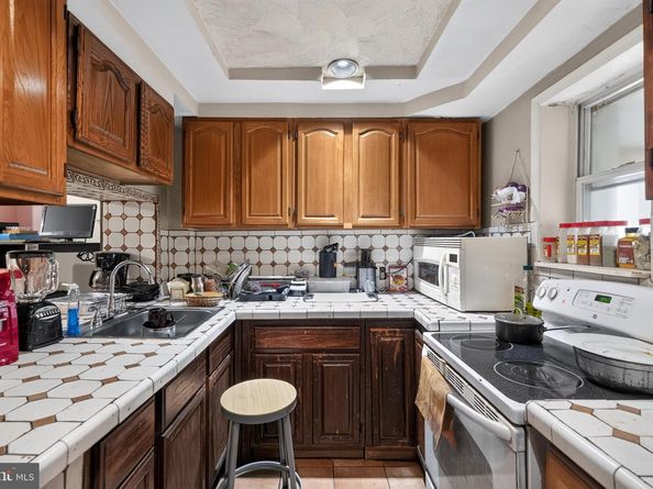 1402 S Hanson Street, Philadelphia PA 19143