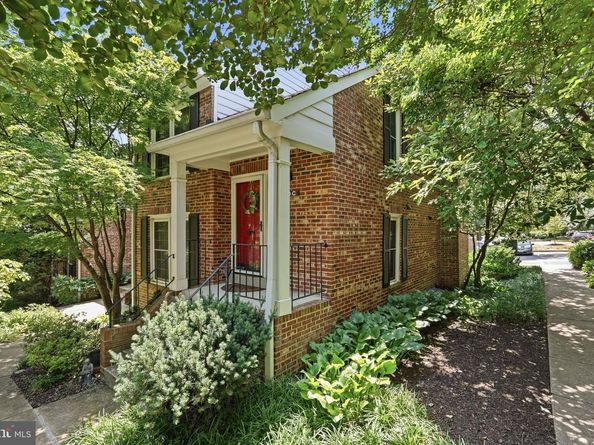 2510 S Walter Reed Drive 3, Arlington VA 22206