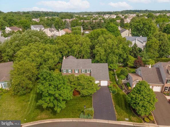 51 Snapdragon Drive, Newtown PA 18940