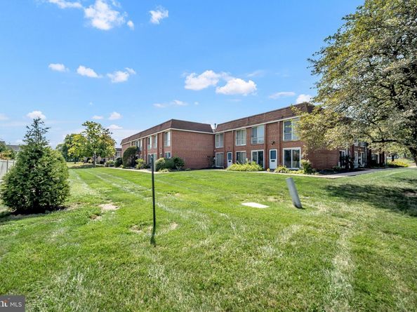 107 Lexington Court, Warminster PA 18974