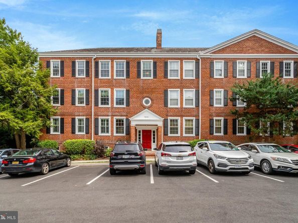 3052 S Buchanan Street C1, Arlington VA 22206
