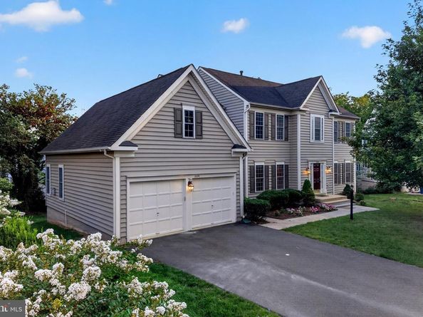 889 Ballou Street, Herndon VA 20170