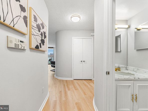 1101 S Arlington Ridge Road 212, Arlington VA 22202