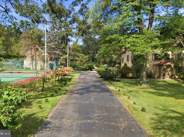 1871 Old Welsh Road, Abington PA 19001