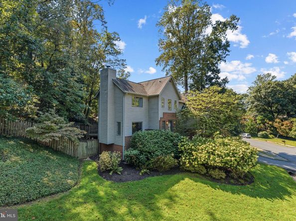 7337 Hooking Road, Mclean VA 22101