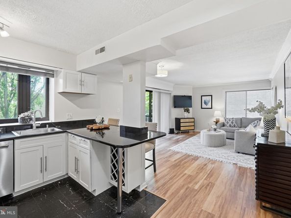2320 Wisconsin Avenue NW 213, Washington DC 20007