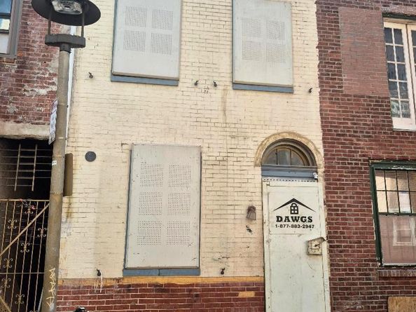 129 N Mole Street, Philadelphia PA 19102