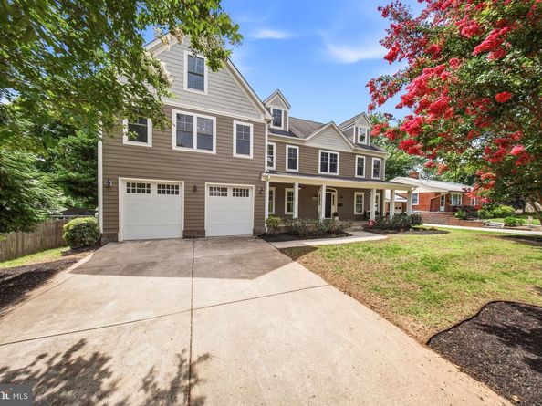 2232 N Underwood Street, Falls Church VA 22043