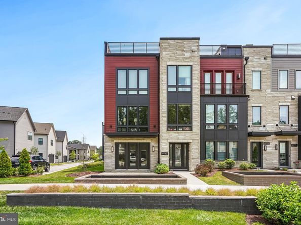 9775 Sanvitalia St, Bethesda MD 20817