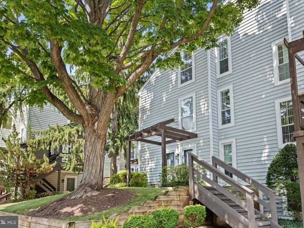 10178 Oakton Terrace Road 178, Oakton VA 22124