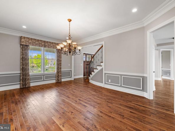 19 Goldney Dr, Newtown PA 18940