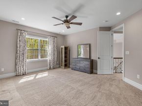 19 Goldney Dr, Newtown PA 18940