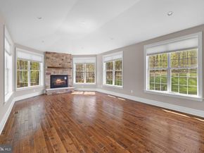 19 Goldney Dr, Newtown PA 18940