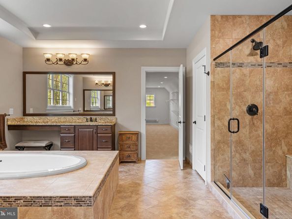 19 Goldney Dr, Newtown PA 18940