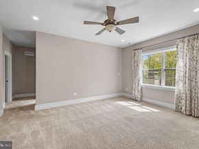 19 Goldney Dr, Newtown PA 18940