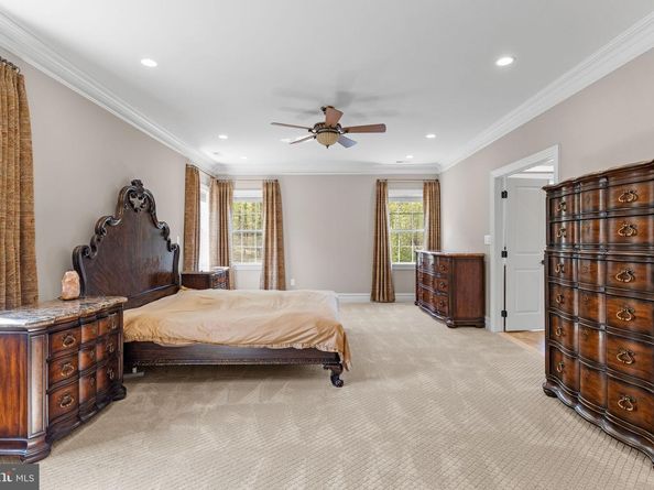 19 Goldney Dr, Newtown PA 18940