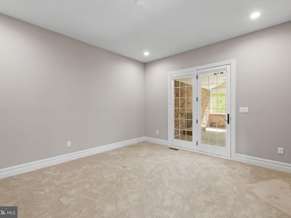 19 Goldney Dr, Newtown PA 18940