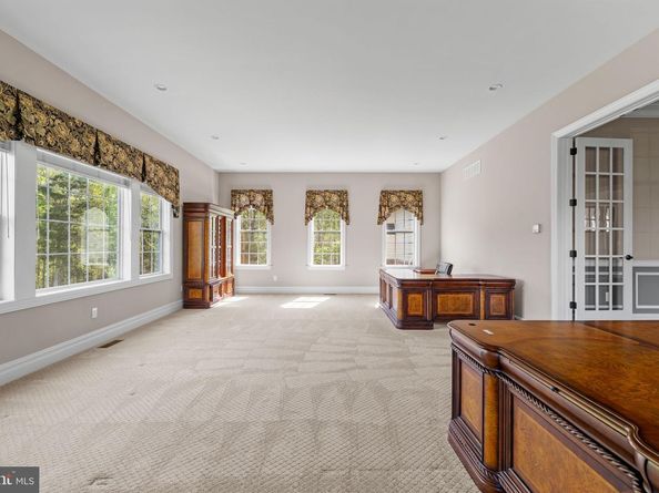 19 Goldney Dr, Newtown PA 18940