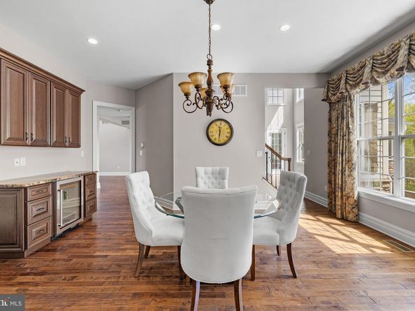 19 Goldney Dr, Newtown PA 18940