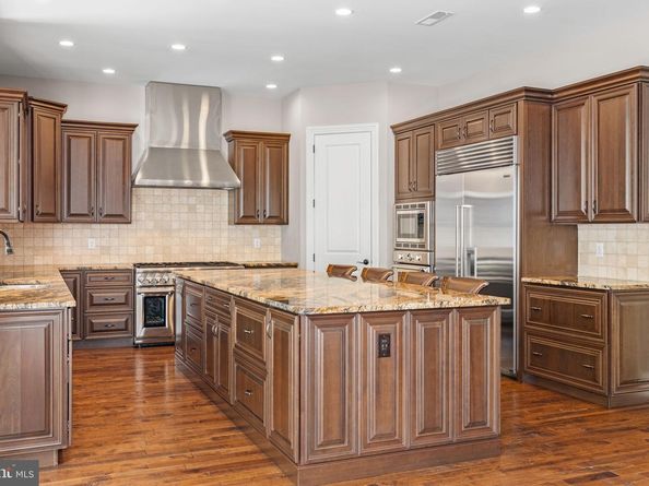 19 Goldney Dr, Newtown PA 18940