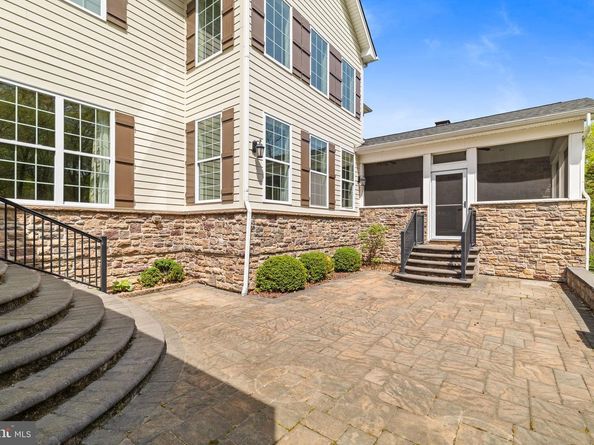 19 Goldney Dr, Newtown PA 18940