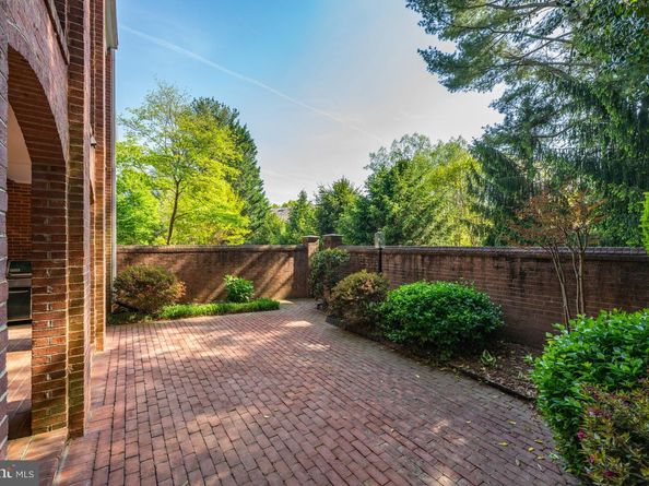 9430 Turnberry Drive, Potomac MD 20854