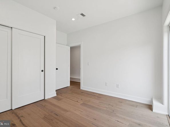 545 Green Lane, Philadelphia PA 19128