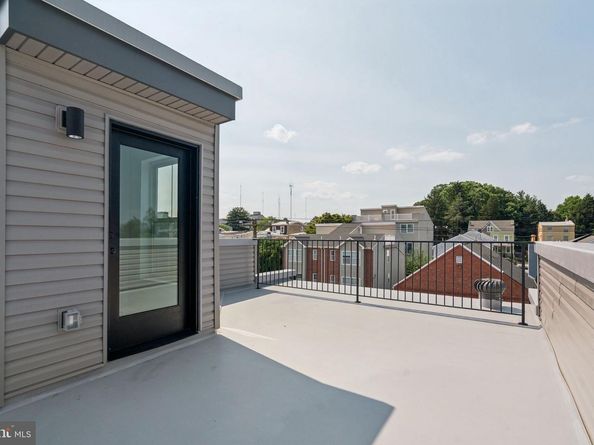 545 Green Lane, Philadelphia PA 19128