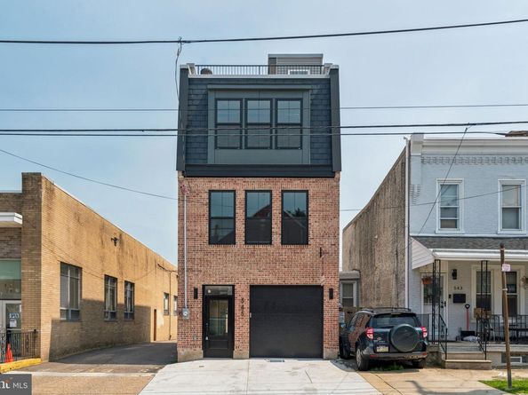 545 Green Lane, Philadelphia PA 19128
