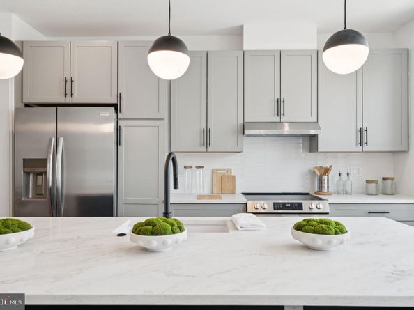 545 Green Lane, Philadelphia PA 19128
