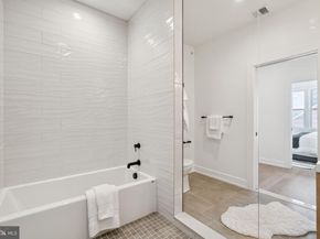 545 Green Lane, Philadelphia PA 19128