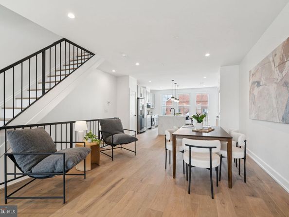 545 Green Lane, Philadelphia PA 19128