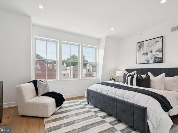 545 Green Lane, Philadelphia PA 19128